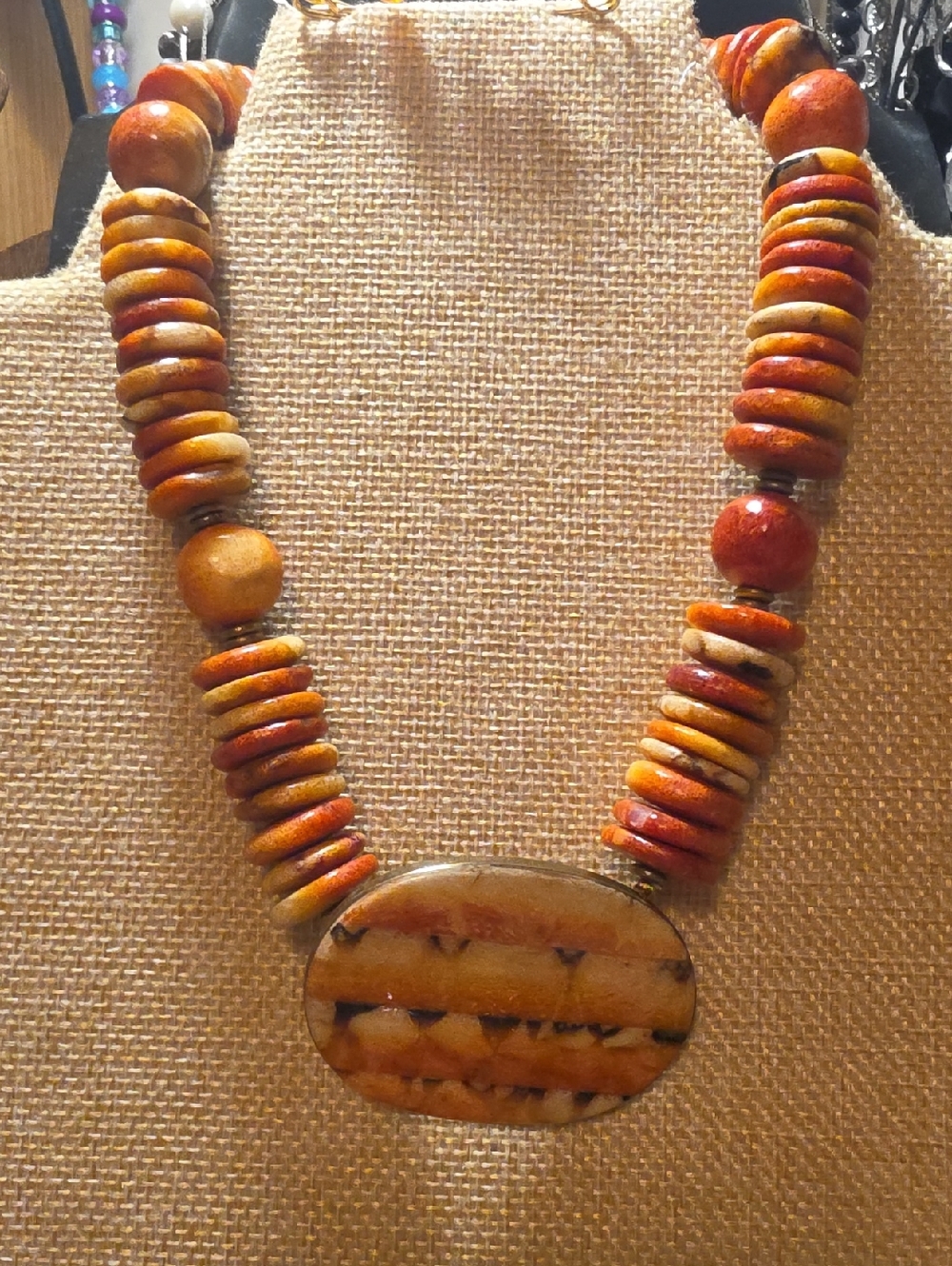 Handcrafted OrangeSpiney Oyster Shell Bead Statement Necklace - Unbranded